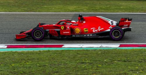 Ferrari przymocowao lusterka wsteczne w bolidzie F1 do osony na kokpit