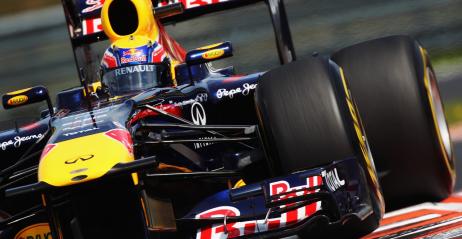 Red Bull niewzruszony stabilizatorem zawieszenia Lotus Renault GP