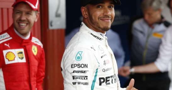 Hamilton szczyci się pokonaniem Vettela i Ferrari w wojnie psychologicznej