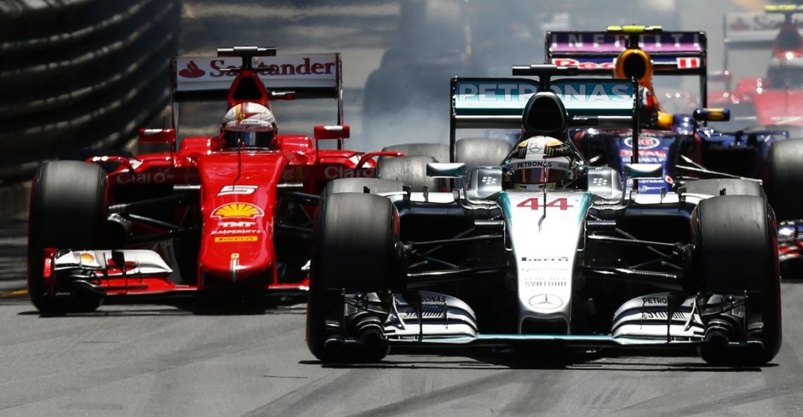 Ecclestone: Mercedes i Ferrari dostarczają prywatnym zespołom dużo słabsze silniki