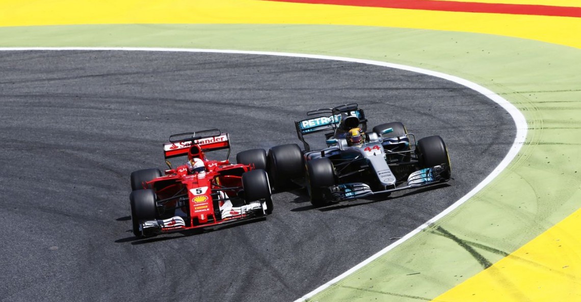 Hamilton odkłada na bok 'marzenie' o jeździe w Ferrari, dopóki jest tam Vettel