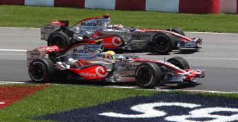 Hamilton chce jeszcze zmierzyć się z Alonso przed jego odejściem...