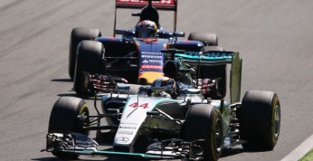 Mercedes zainteresowany Verstappenem, ale wyklucza próbę zabrania...