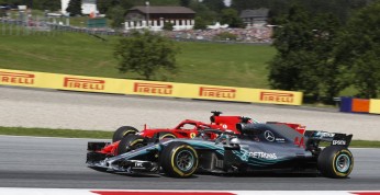 Hamilton chwali się momentami 