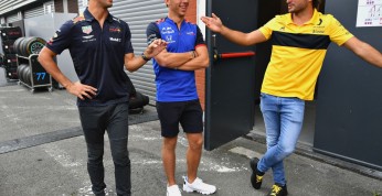 Renault: Red Bull straci Ricciardo, bo nie chciał oddać Sainza...