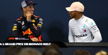 Hamilton nie widzi opcji dla Ricciardo poza Red Bullem