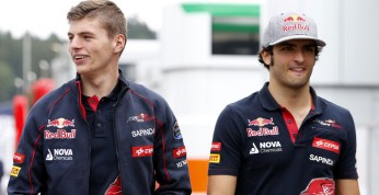 Verstappen vs Sainz Jr - wyścig w biurze (wideo)