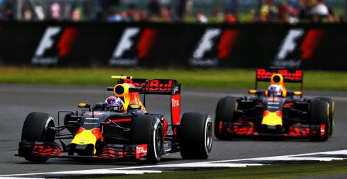Verstappen podkrca tempo przy Ricciardo