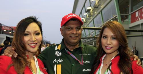 Tony Fernandes oddaje posad szefa Caterhama