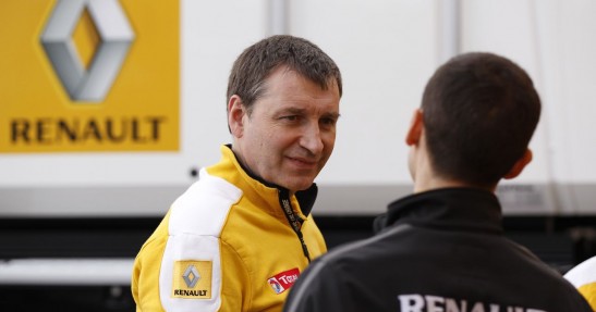 Mercedes testuje trąbkowy wydech w bolidzie F1