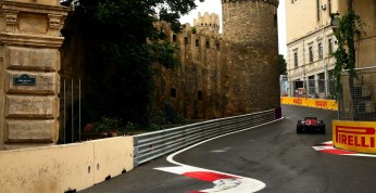 Vettel co drugie okrążenie myśli, że nie zmieści się na...