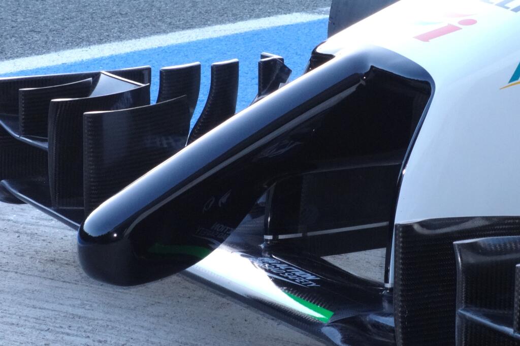 Force India dokonao oficjalnej prezentacji bolidu. Zobacz VJM07 na nowych ujciach