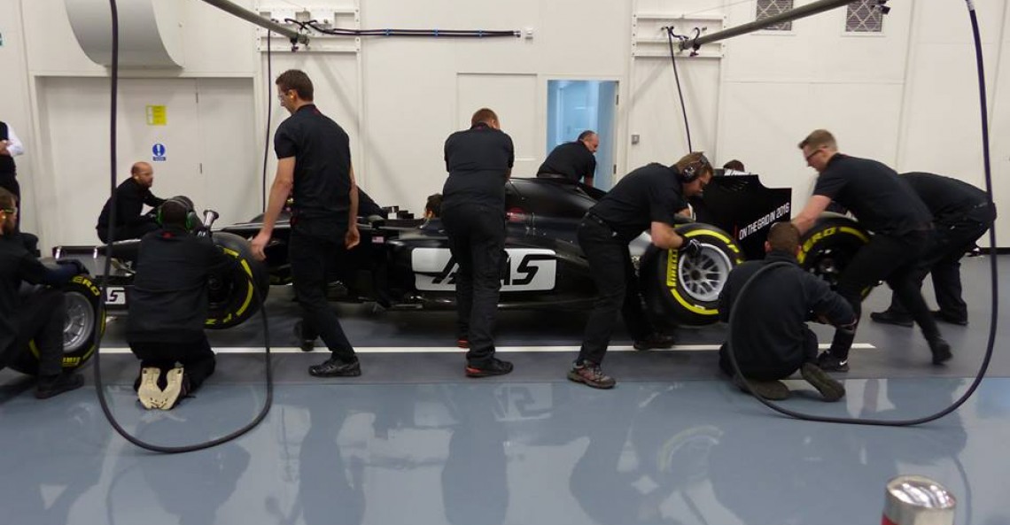 Haas zaczął ćwiczyć pit-stopy