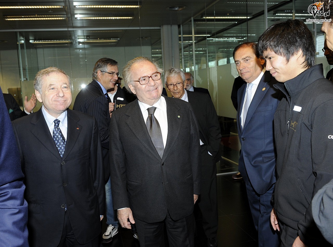 Jean Todt odwiedzi HRT. Zobacz zdjcia nowej fabryki zespou
