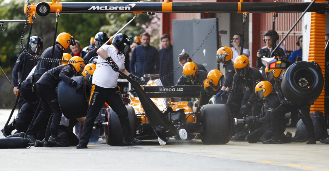 McLaren ukarany grzywną za niedokręcenie koła Vandoorne'owi