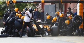 McLaren ukarany grzywną za niedokręcenie koła Vandoorne'owi