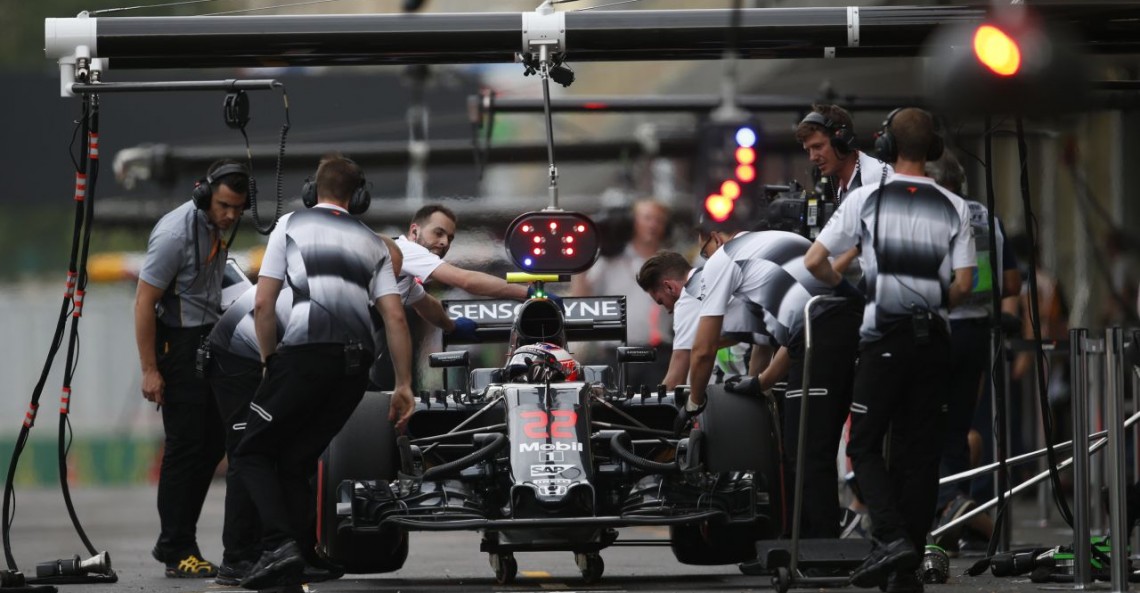 Duet McLaren-Honda ma pracować nad bolidem do końca sezonu