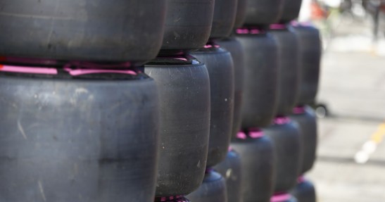 Pirelli zapowiada wyścigi F1 na dwa pit-stopy w drugiej połowie sezonu