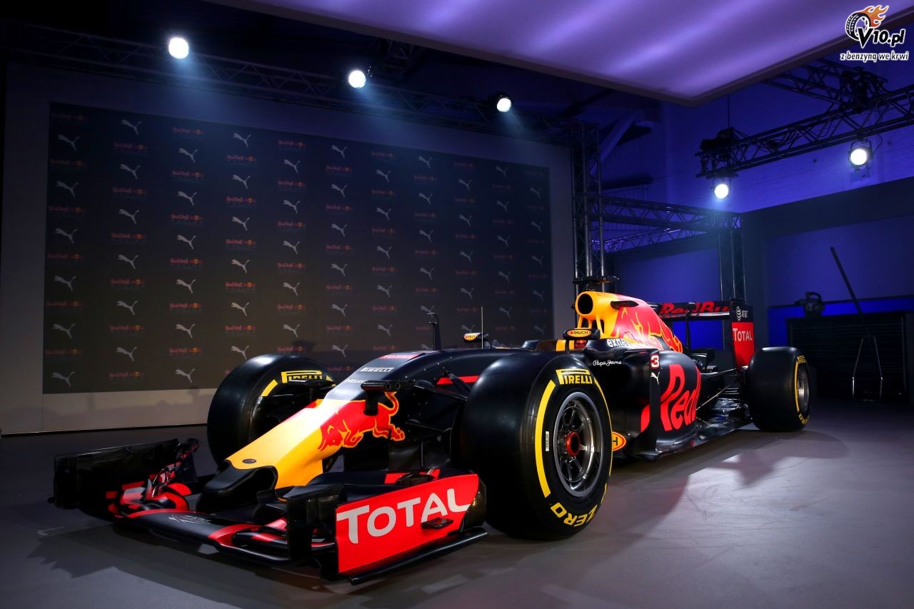 Ricciardo krytykuje internetowe prezentacje bolidw F1