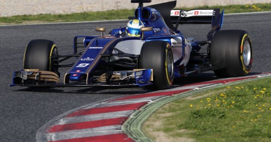 Rewolucja techniczna w F1 da przewagę Vettelowi wg Villeneuve'a
