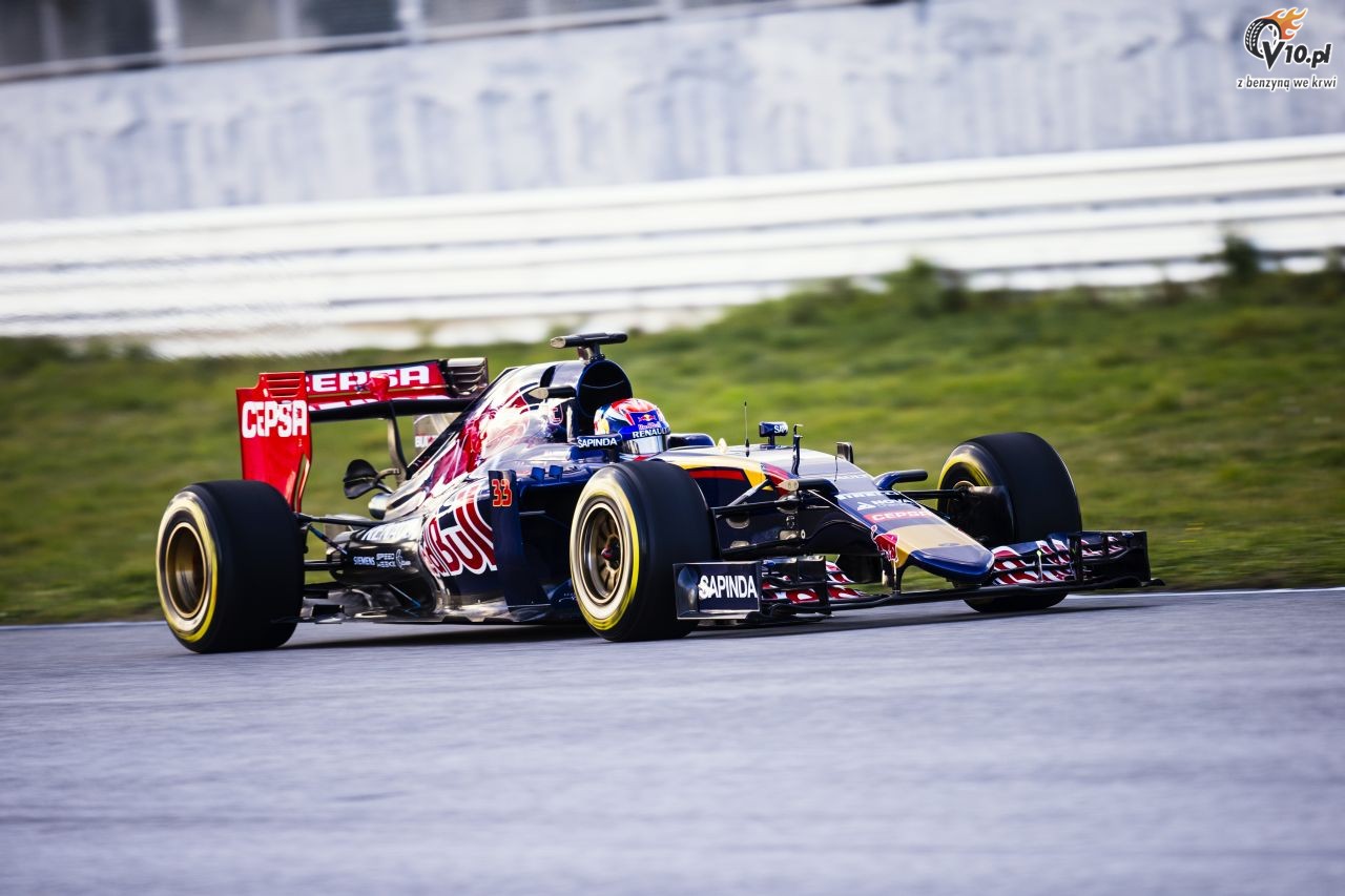 Bolid Toro Rosso na sezon 2015 odsonity