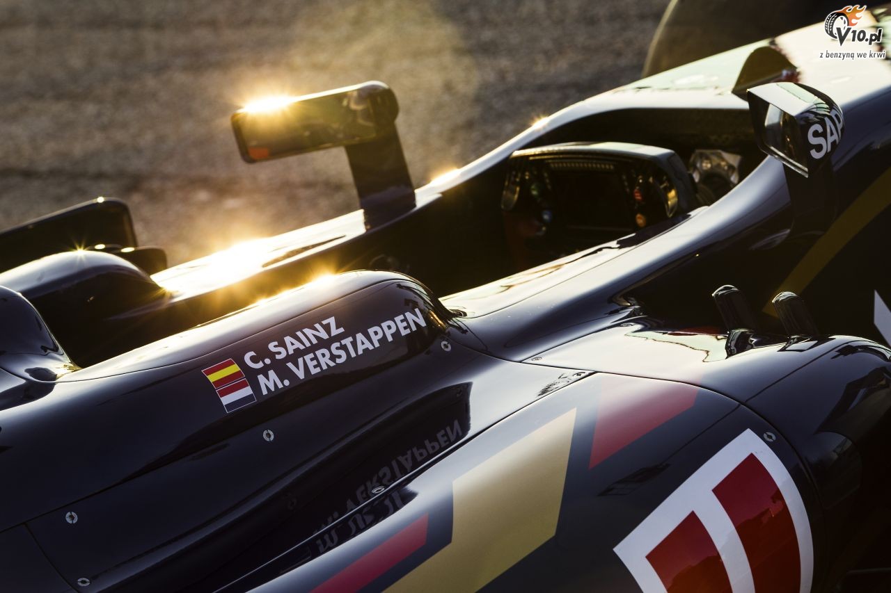 Bolid Toro Rosso na sezon 2015 odsonity