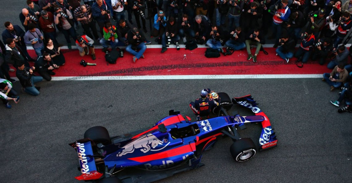 Prezentacja bolidu Toro Rosso jednak dzień później
