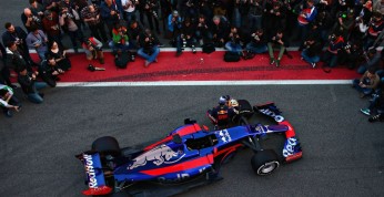 Prezentacja bolidu Toro Rosso jednak dzień później