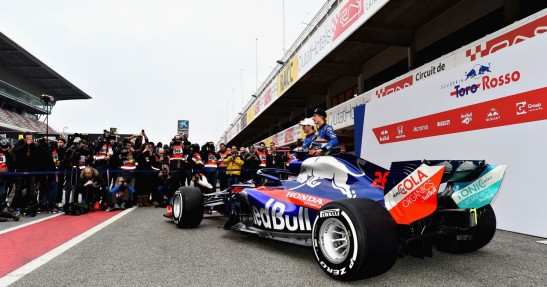 Nowy bolid Toro Rosso na kolejnych ujęciach