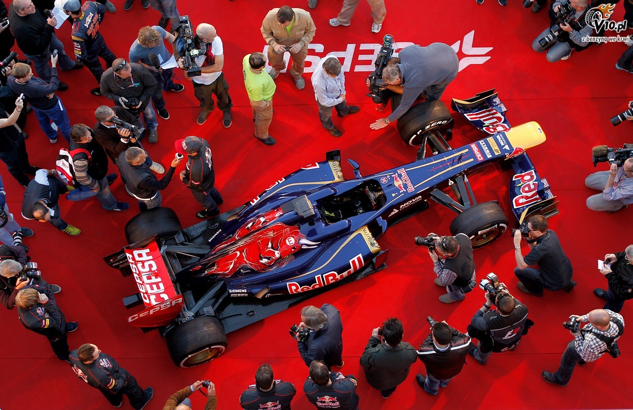 Toro Rosso STR8 rozwinite mechanicznie, aerodynamika zostanie przebudowana w trakcie sezonu