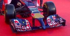 Toro Rosso mylao nad widelcowym nosem a'la Lotus