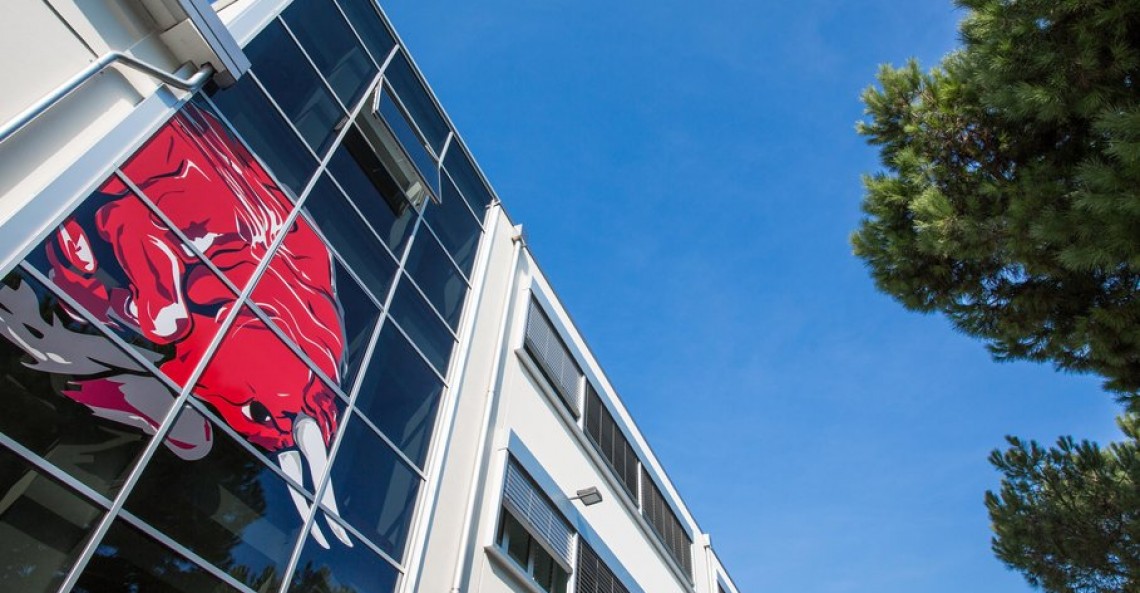 Nowa fabryka zespołu Toro Rosso w widoku a la Google Street View