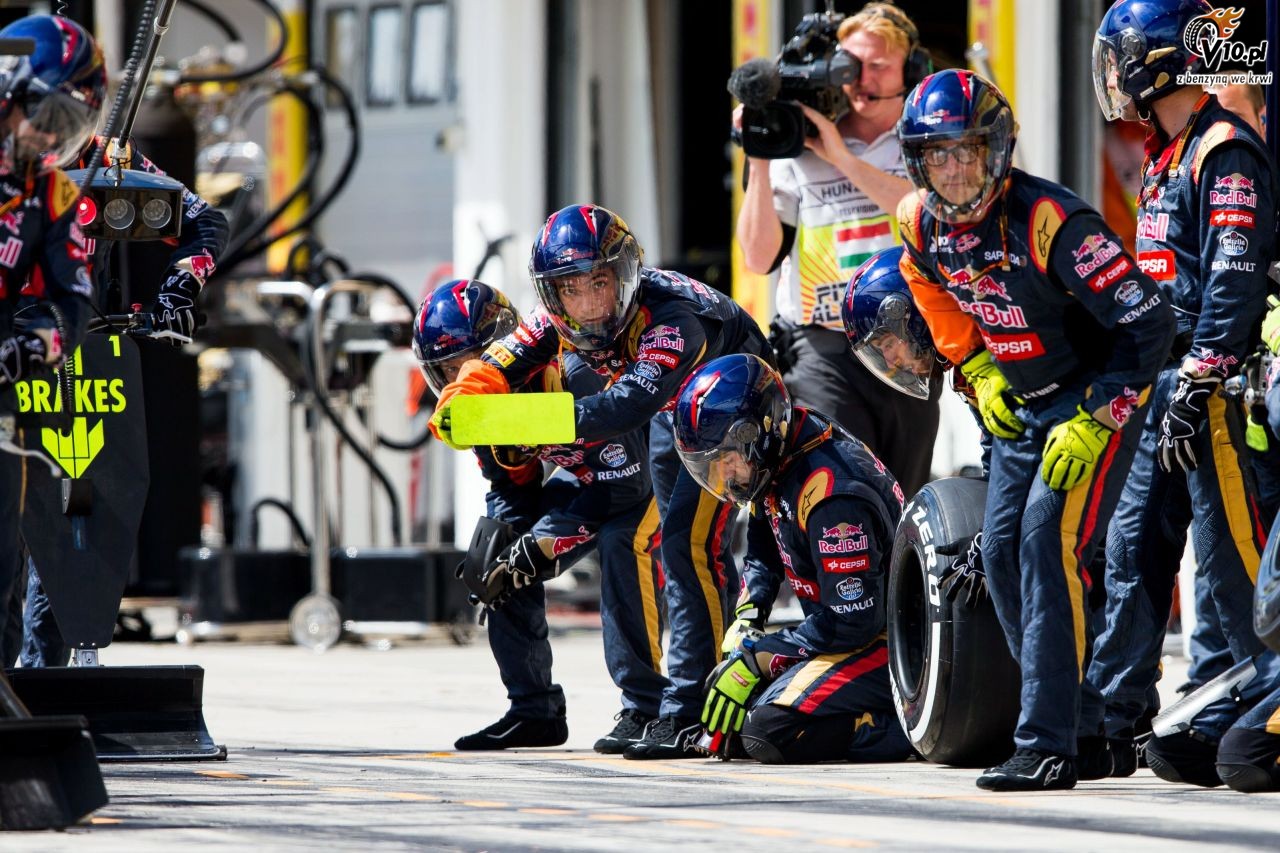 Sainz Jr zazdroci pit-stopw Perezowi