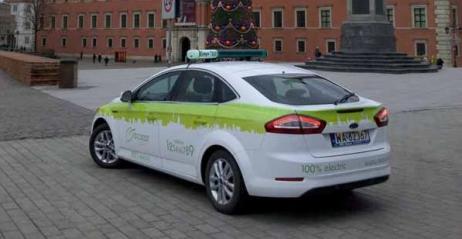 Przekonwertowany przez EVC Ford Mondeo jako stoeczna takswka