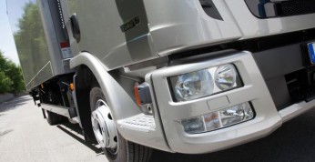 Ciężarowa nauka jazdy, a za kierownicą kursant po alkoholu...