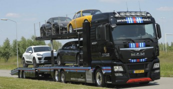 Autotransporter marki MAN w historycznych barwach 