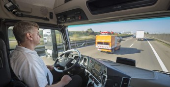 Ciężarowy Mercedes-Benz z autopilotem Highway Pilot - niesamowita...