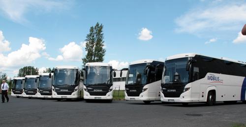 Przekazanie pierwszej partii autobusw