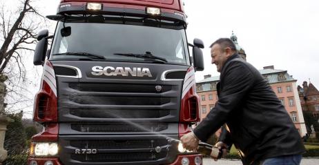 Pierwsza w Polsce Scania V8 730 KM wyjechaa na polskie drogi