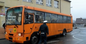 Wyniki kontroli autobusów przewożących dzieci w czasie ferii