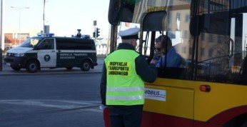 Warszawscy kierowcy autobusów jeden po drugim dmuchali w alkomaty