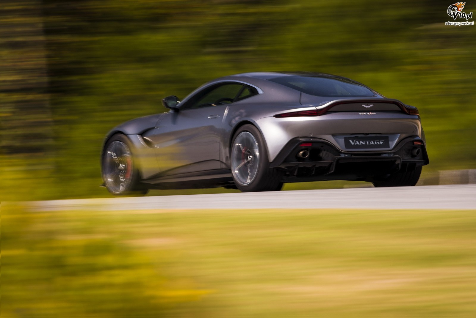 Aston Martin Vantage