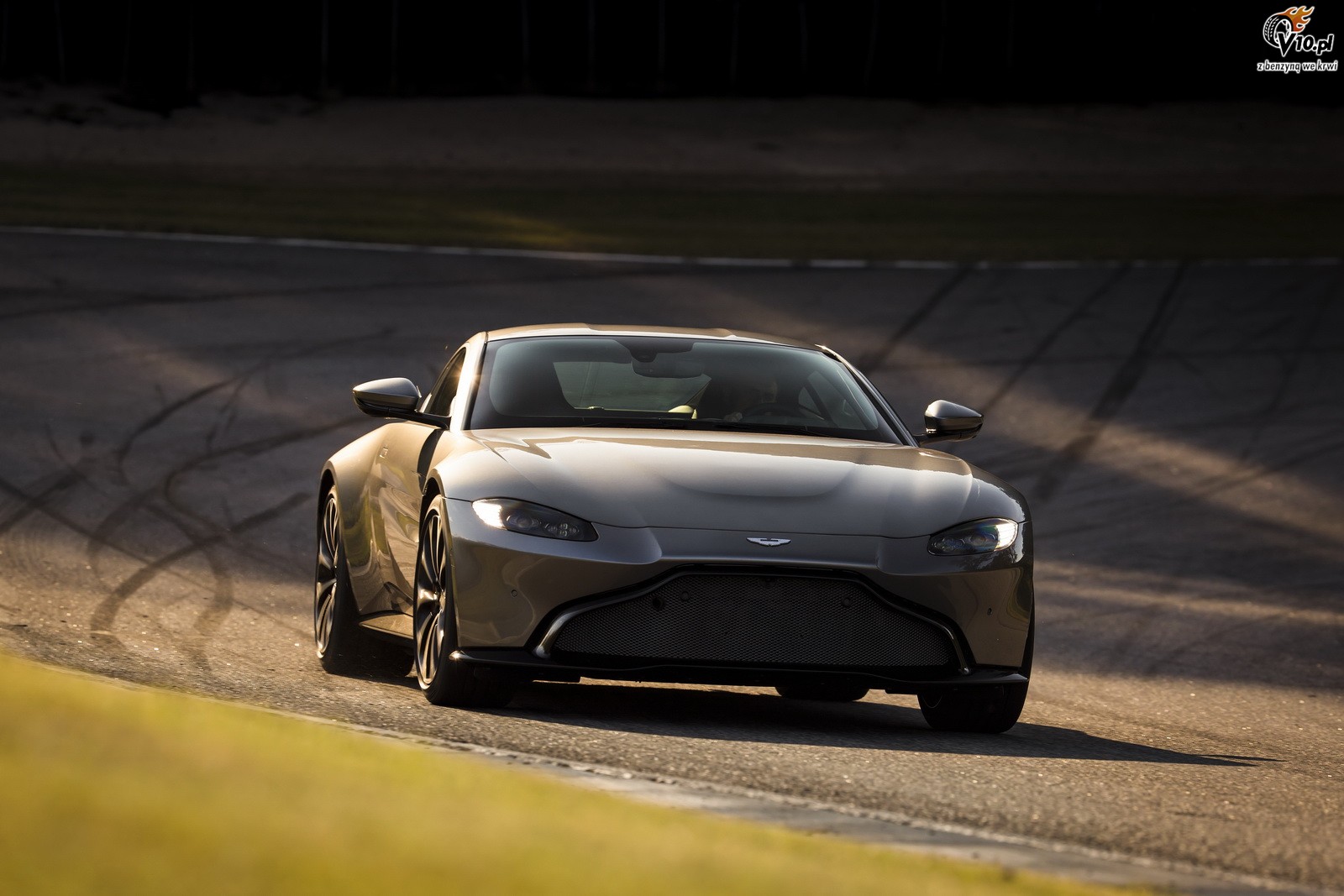 Aston Martin Vantage
