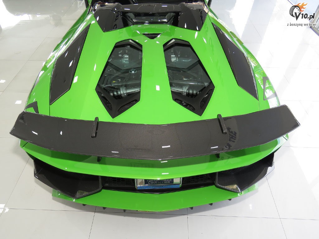 Lamborghini Aventador LP750-4 SV Roadster