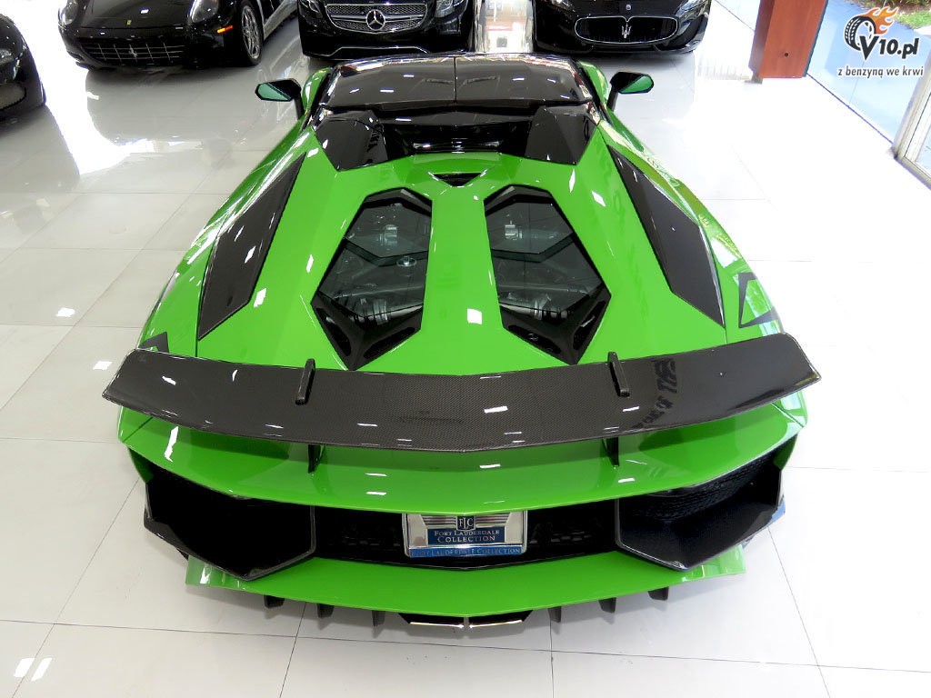 Lamborghini Aventador LP750-4 SV Roadster