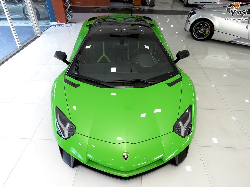 Lamborghini Aventador LP750-4 SV Roadster
