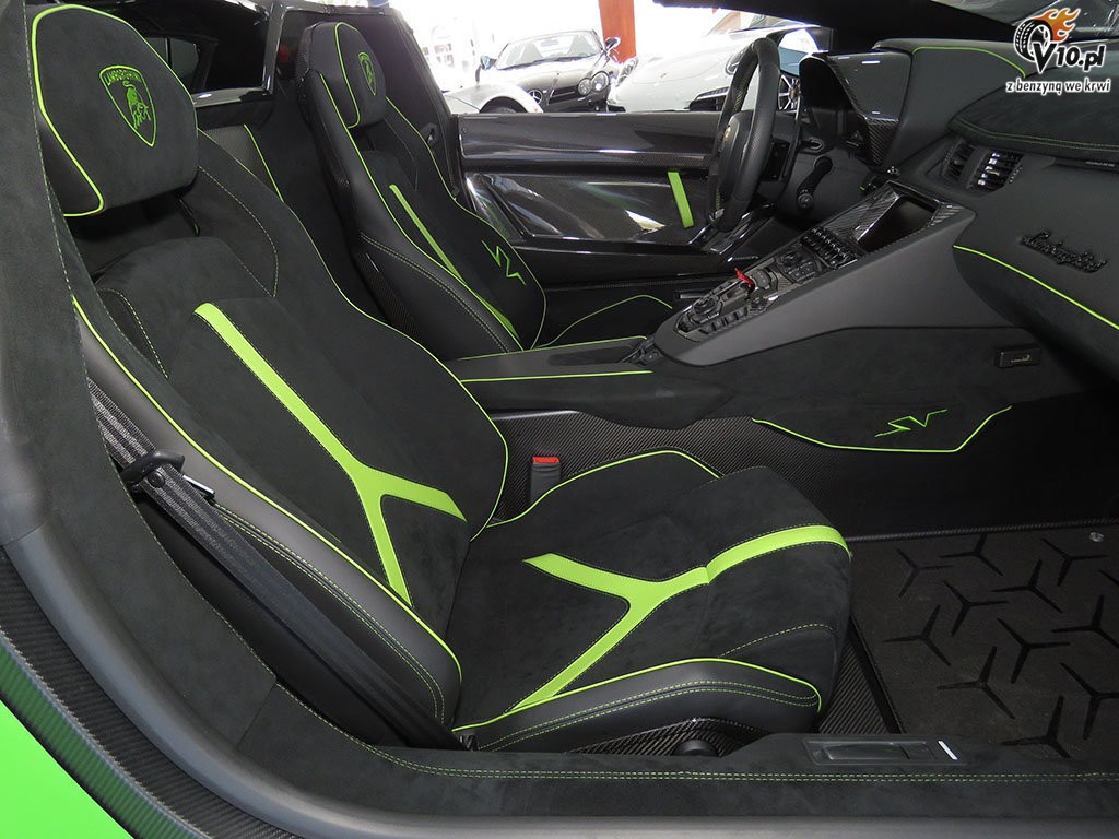 Lamborghini Aventador LP750-4 SV Roadster