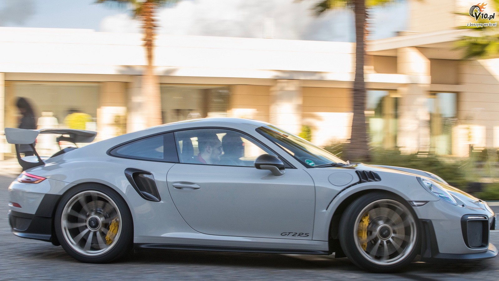 Porsche 911 GT2 RS