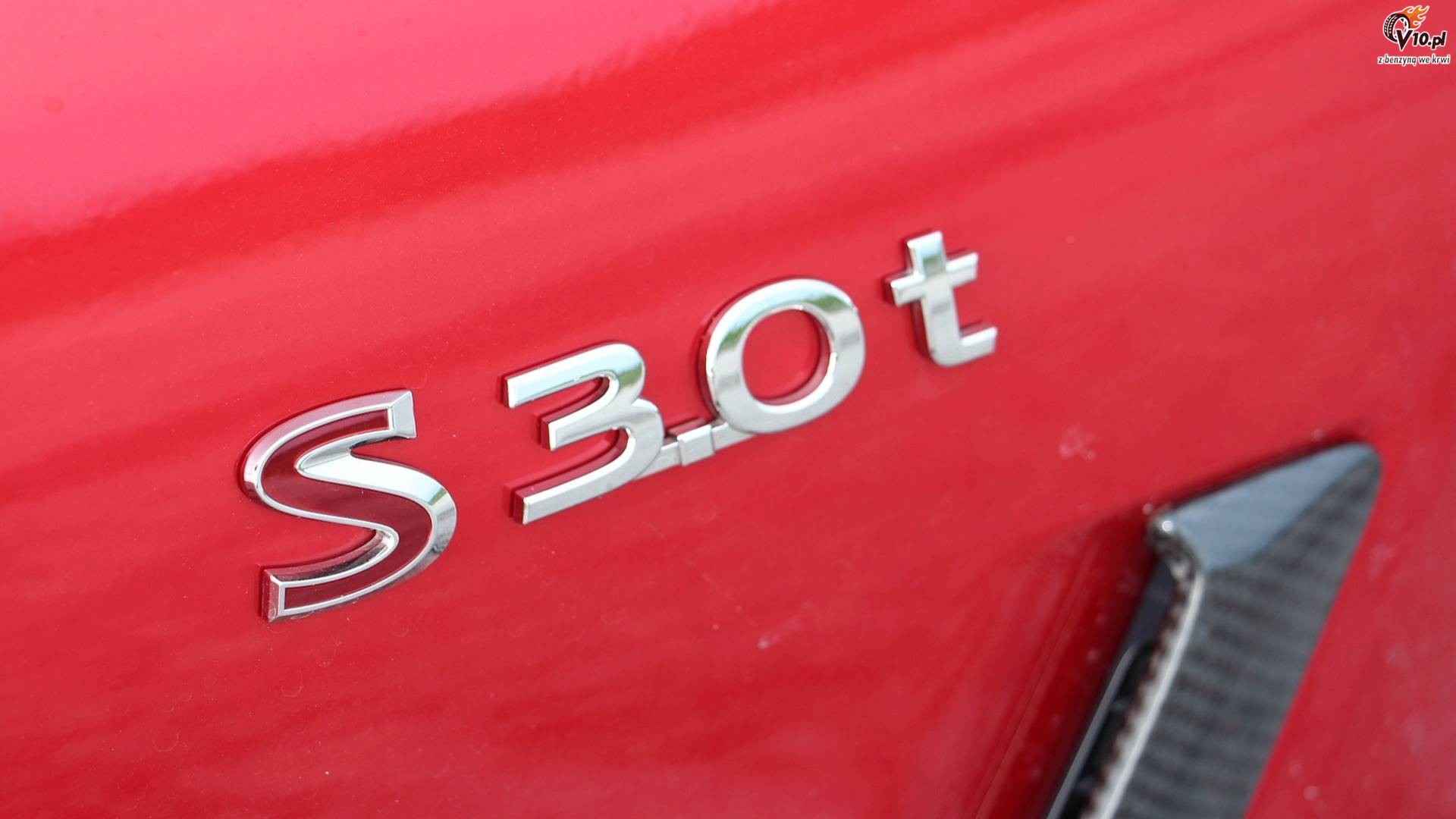 Infiniti Q60 Red Sport 400