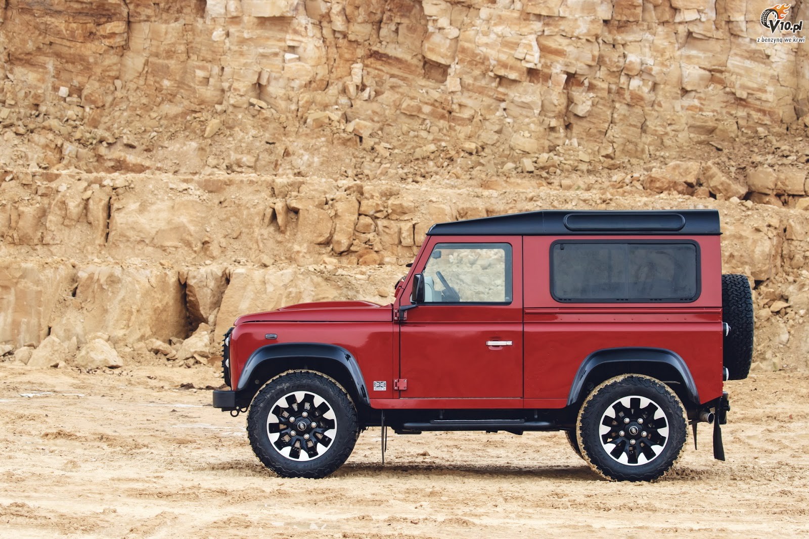 Land Rover Defender w edycji Works V8